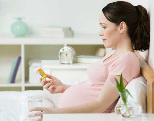 кашель при беременности: причины, последствия, способы лечения